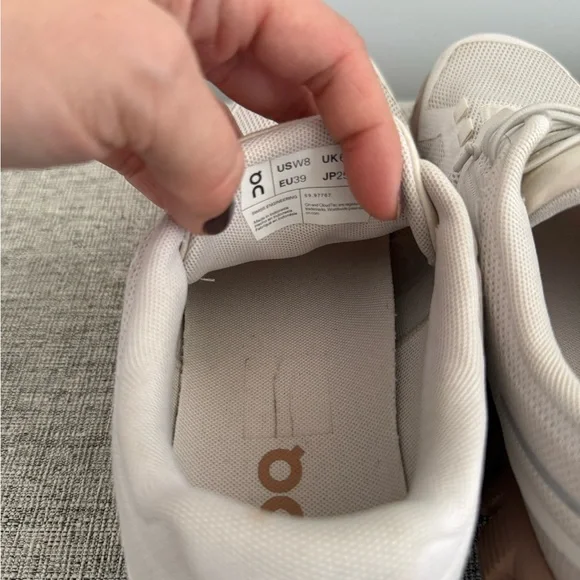 ON Cloud 5 Running Shoe Women's - Picture 5 of 10